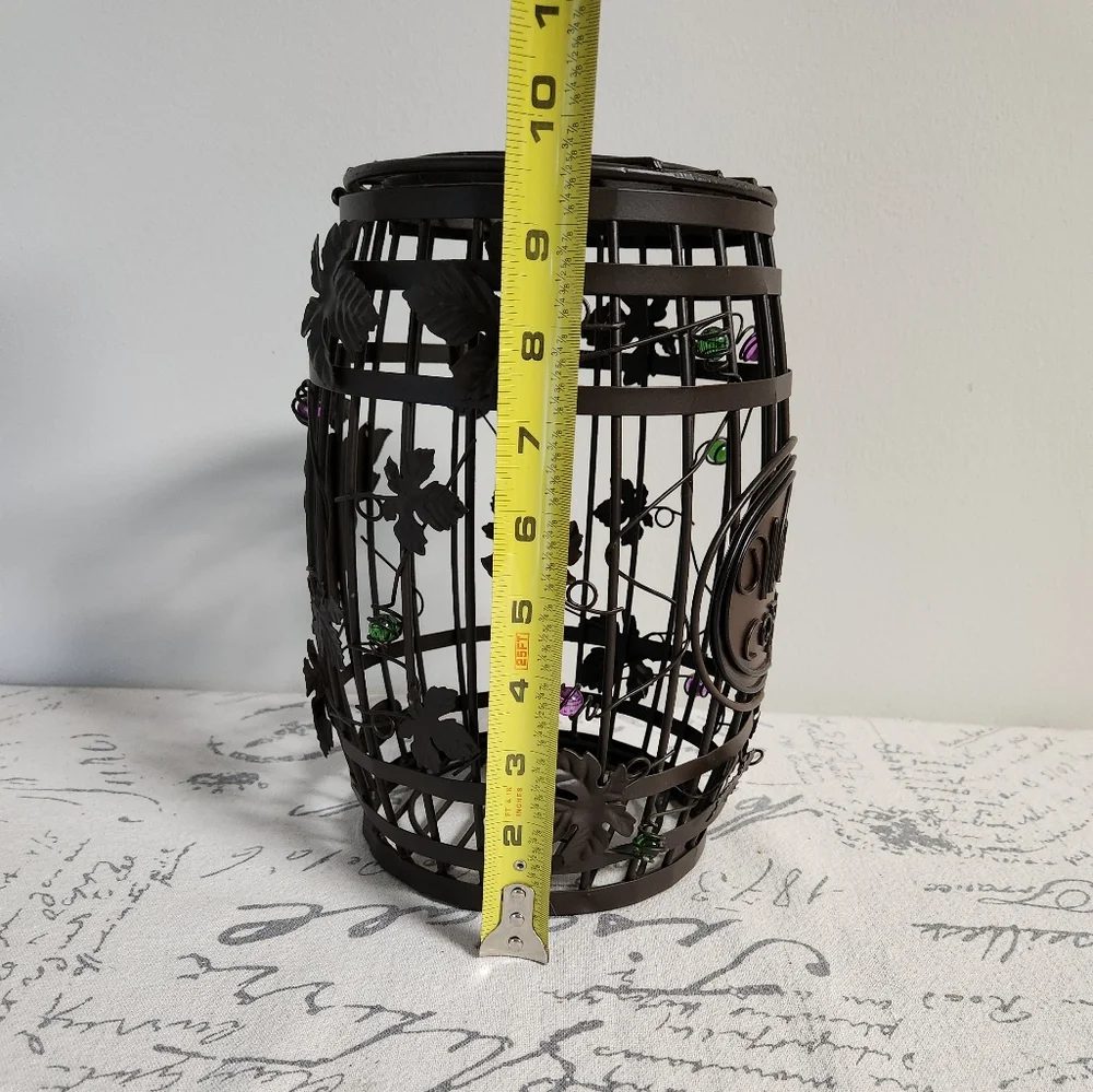 Metal Caged Barrel Cork Holder